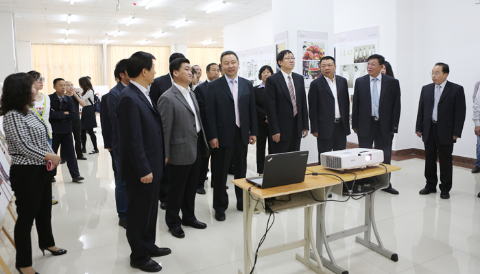 我院举行孔子像落成典礼仪式 我院举行孔子像落成典礼仪式