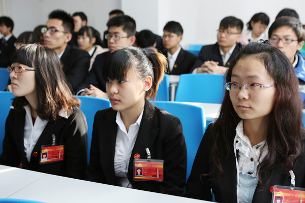 我院组织师生收看党的十八大开幕式 我院组织师生收看党的十八大开幕式