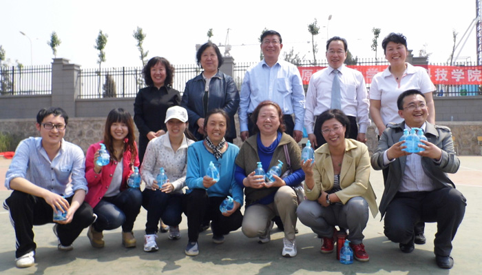 我院在明向校区举办2013年教职工趣味运动会 我院在明向校区举办2013年教职工趣味运动会