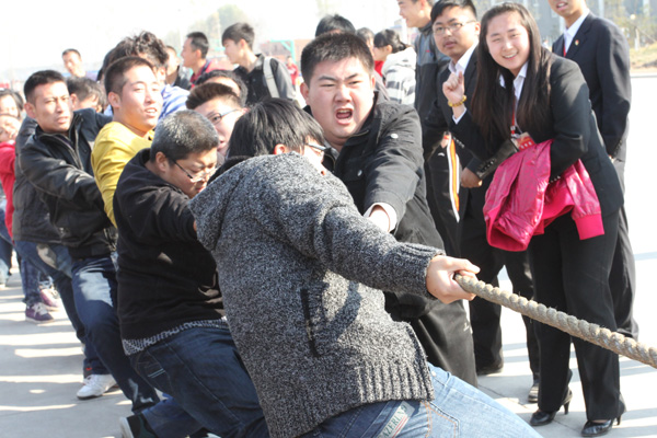 我院第八届纪念“一二•九运动”主题拔河比赛开幕 我院第八届纪念“一二•九运动”主题拔河比赛开幕