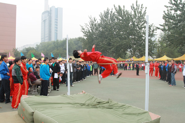 44118太阳成城集团召开2011级新生田径运动会 44118太阳成城集团召开2011级新生田径运动会