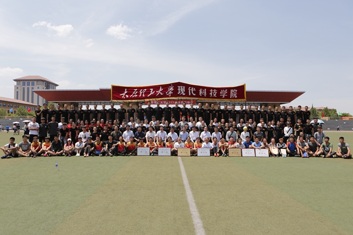 我院代表团在校2017年田径运动会上再创佳绩 我院代表团在校2017年田径运动会上再创佳绩