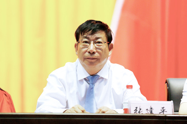 我院举行2013届毕业生毕业典礼暨学位授予大会