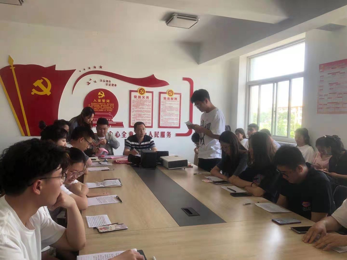 化计学生党支部召开党员大会 化计学生党支部召开党员大会