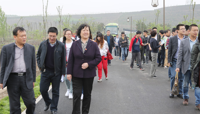 我院组织党支部书记到孝义校区参观 我院组织党支部书记到孝义校区参观