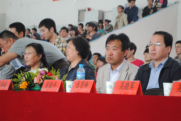 我院篮球队在2012年山西省独立学院学生篮球赛中取得优异成绩 我院篮球队在2012年山西省独立学院学生篮球赛中取得优异成绩