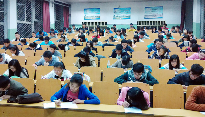 我院各学生党总支进行学习党章第一阶段测试 我院各学生党总支进行学习党章第一阶段测试