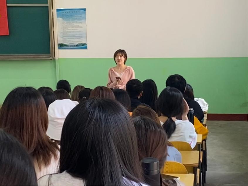 现代经管学生党支部召开组织生活会 现代经管学生党支部召开组织生活会
