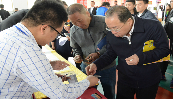 我院举办第三届创意市集 我院举办第三届创意市集
