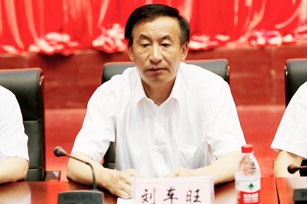 我院举行2013届毕业生毕业典礼暨学位授予大会