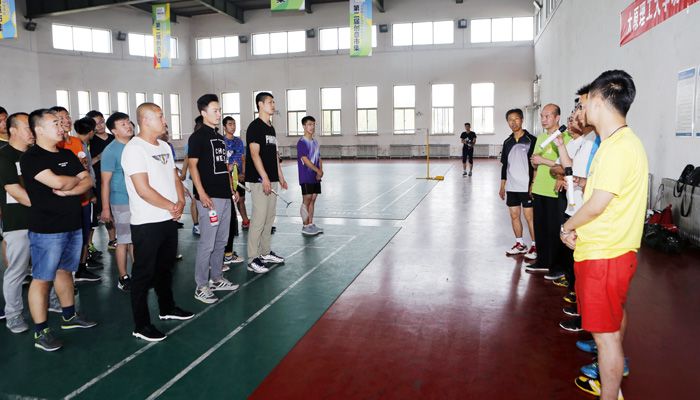 我院工会成功举办第二届教职工羽毛球比赛 我院工会成功举办第二届教职工羽毛球比赛