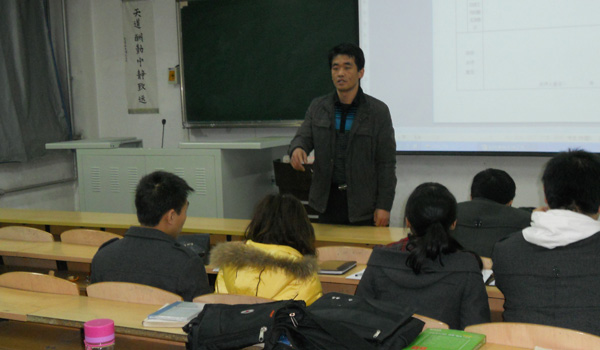 信息通信学生党支部召开创先争优点评工作专题组织生活会 信息通信学生党支部召开创先争优点评工作专题组织生活会