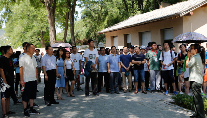 院党委组织教职工党员赴延安学习 院党委组织教职工党员赴延安学习