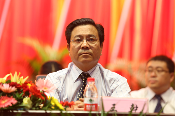 我院举行2012届毕业生毕业典礼