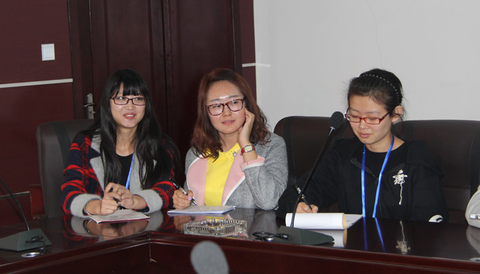 44118太阳成城集团召开2014级学生代表座谈会 44118太阳成城集团召开2014级学生代表座谈会