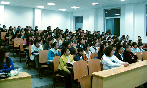 助理想起飞 为青春导航--我院团组织在2008级新生中广泛开展学习交流会 助理想起飞 为青春导航--我院团组织在2008级新生中广泛开展学习交流会