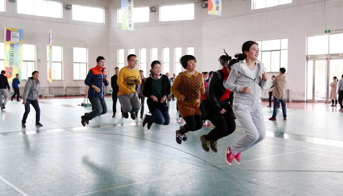 我院举行第五届教职工趣味运动会 我院举行第五届教职工趣味运动会