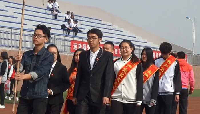 我院第十七学生党支部开展师生田径运动会志愿服务 我院第十七学生党支部开展师生田径运动会志愿服务