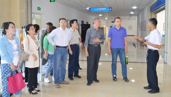 44118太阳成城集团图书馆一行12人莅临我院图书馆参观交流 44118太阳成城集团图书馆一行12人莅临我院图书馆参观交流