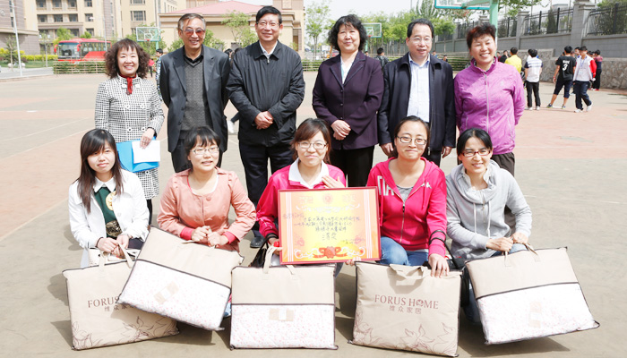 我院在明向校区成功举办2014年教职工健身体育活动 我院在明向校区成功举办2014年教职工健身体育活动