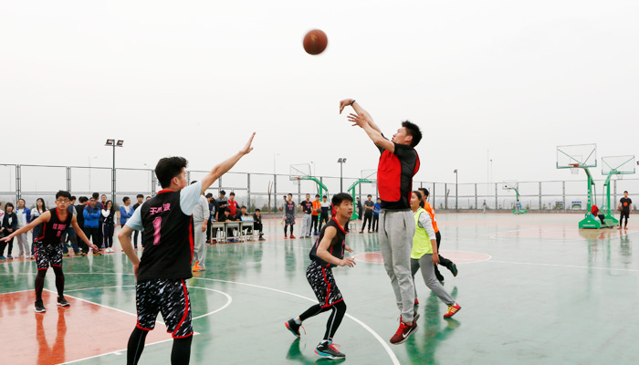 院工会举办师生友谊篮球赛 院工会举办师生友谊篮球赛