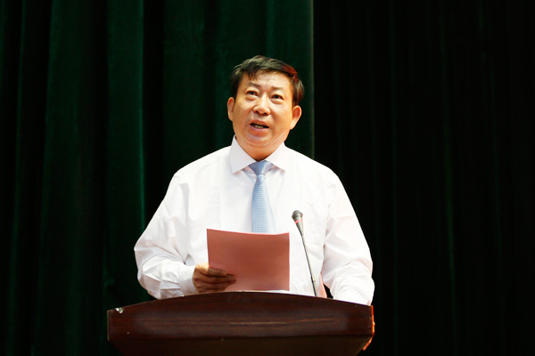我院举行2013届毕业生毕业典礼暨学位授予大会