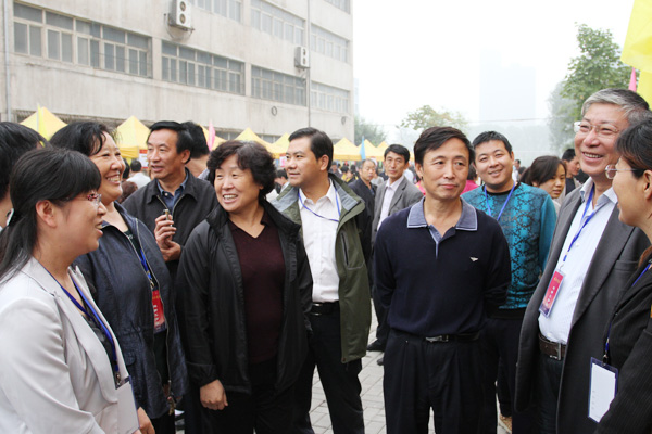 姚芝楼书记张文栋校长等校领导来我院指导迎新工作 姚芝楼书记张文栋校长等校领导来我院指导迎新工作