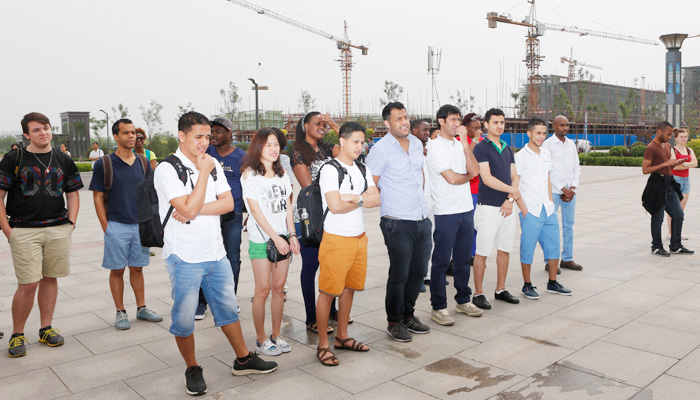 校国际交流学院留学生一行到我院孝义校区参观交流 校国际交流学院留学生一行到我院孝义校区参观交流