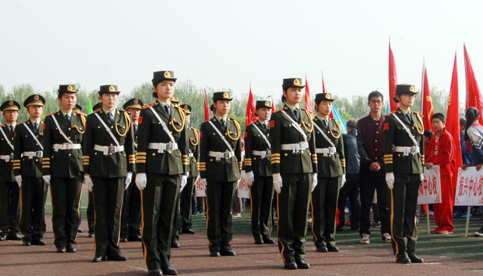 我院国旗护卫队执行孝义市中小学生田径运动会升旗任务 我院国旗护卫队执行孝义市中小学生田径运动会升旗任务