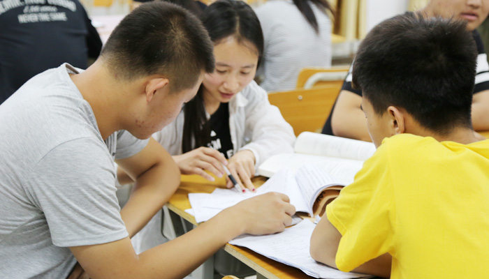 我院“学霸工作坊”继续助力学风建设 我院“学霸工作坊”继续助力学风建设