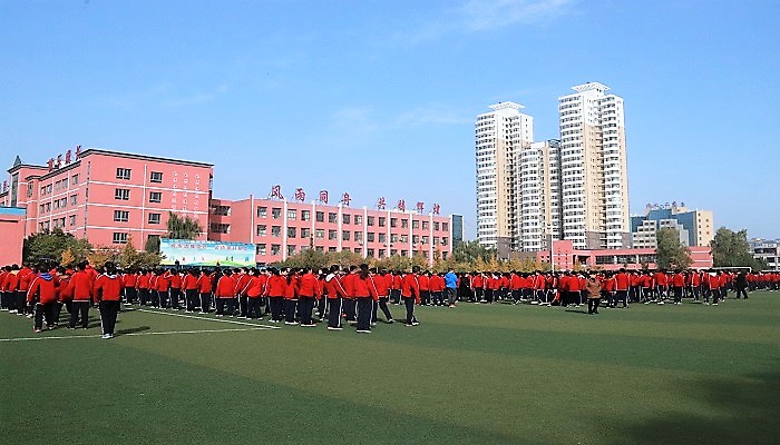我院国旗护卫队赴孝义七中执行义务升旗任务 我院国旗护卫队赴孝义七中执行义务升旗任务