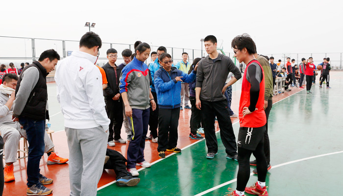 院工会举办师生友谊篮球赛 院工会举办师生友谊篮球赛
