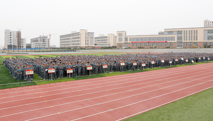 我院举行2014级新生地震消防综合应急疏散演练 我院举行2014级新生地震消防综合应急疏散演练