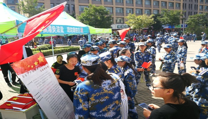 我院组织开展“我爱祖国，家家户户挂国旗”公益倡议系列活动
