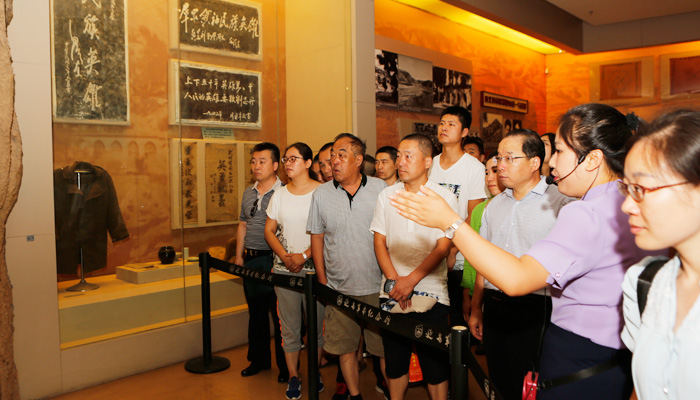 院党委组织教职工党员赴延安学习 院党委组织教职工党员赴延安学习