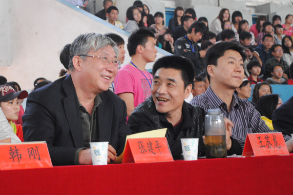 我院篮球队在2012年山西省独立学院学生篮球赛中取得优异成绩 我院篮球队在2012年山西省独立学院学生篮球赛中取得优异成绩