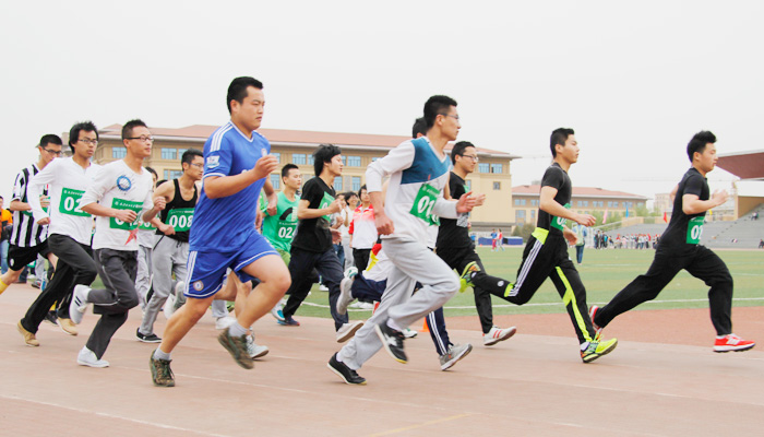 我院隆重举行2013级学生春季田径运动会 我院隆重举行2013级学生春季田径运动会