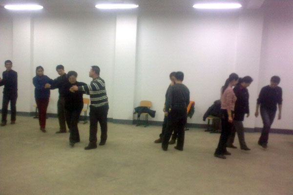 我院工会举办交谊舞培训班 我院工会举办交谊舞培训班