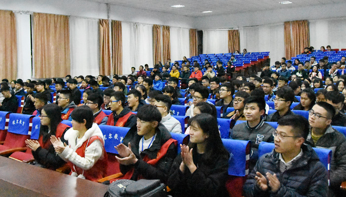 我院举办大学生志愿者职业生涯规划专题讲座 我院举办大学生志愿者职业生涯规划专题讲座