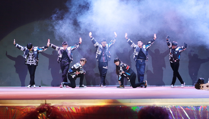 “阳光路上,奋力前行”——我院2016年元旦晚会隆重举行 “阳光路上,奋力前行”——我院2016年元旦晚会隆重举行