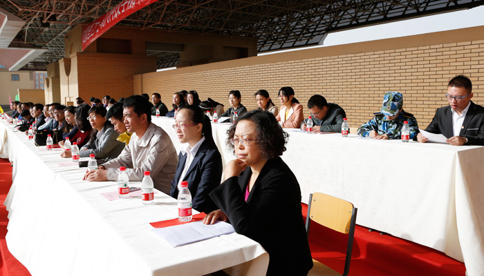 我院隆重举行2013级新生开学典礼暨军训动员大会 我院隆重举行2013级新生开学典礼暨军训动员大会