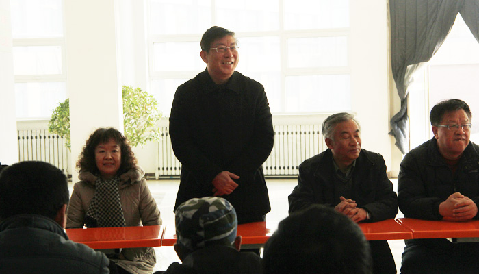 我院领导赴孝义校区慰问春节期间坚守岗位的教职工 我院领导赴孝义校区慰问春节期间坚守岗位的教职工