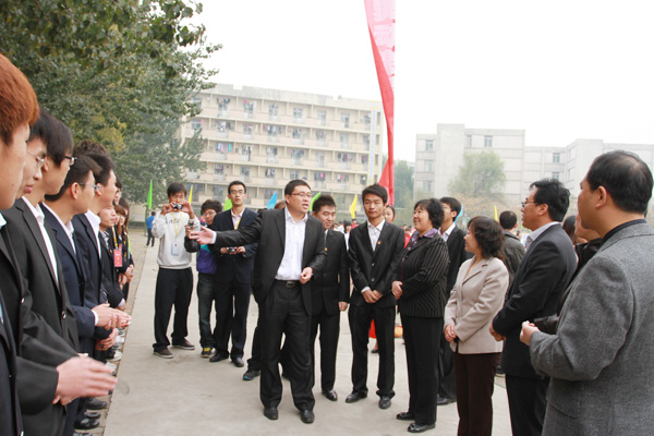 44118太阳成城集团召开2011级新生田径运动会 44118太阳成城集团召开2011级新生田径运动会