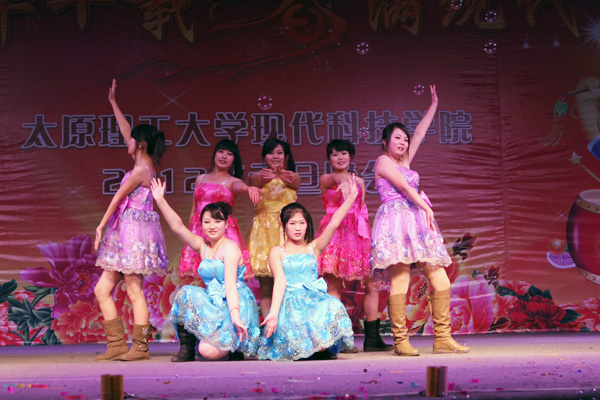 我院2012年元旦晚会圆满结束 我院2012年元旦晚会圆满结束