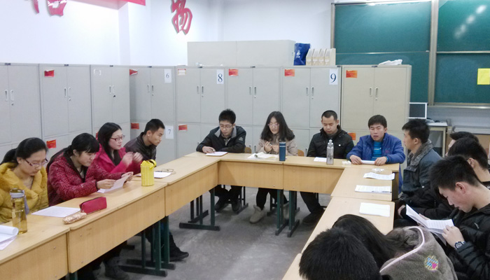 我院第一学生党总支各支部召开专题组织生活会 我院第一学生党总支各支部召开专题组织生活会