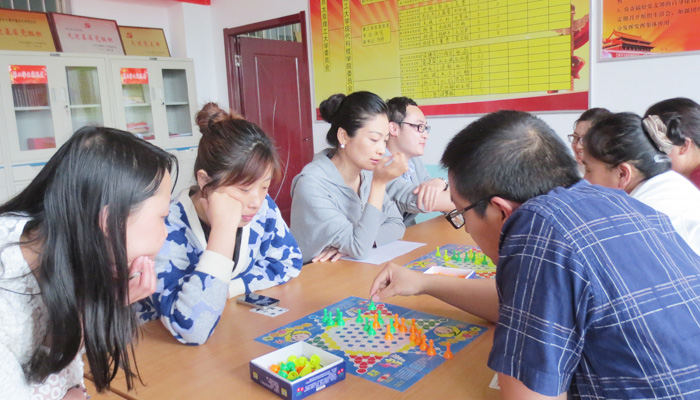 院工会组织开展跳棋比赛活动 院工会组织开展跳棋比赛活动
