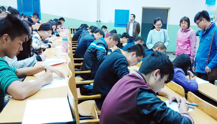 我院各学生党总支进行学习党章第一阶段测试 我院各学生党总支进行学习党章第一阶段测试