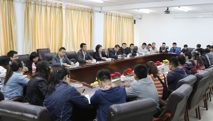 我院组织党支部书记到孝义校区参观 我院组织党支部书记到孝义校区参观