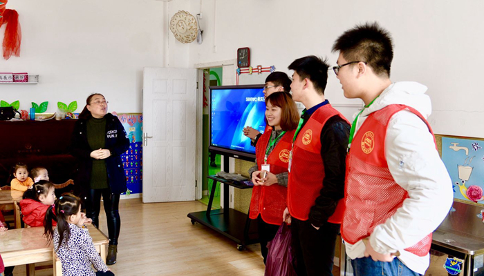 我院志愿者开展学雷锋系列活动——让笑托起幸福梦 我院志愿者开展学雷锋系列活动——让笑托起幸福梦