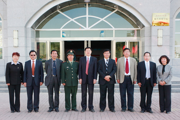 我院隆重举行2012级新生开学典礼暨军训动员大会 我院隆重举行2012级新生开学典礼暨军训动员大会
